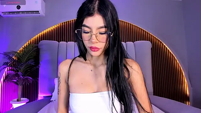 CaitlynCouper online show from December 22, 11:51 am