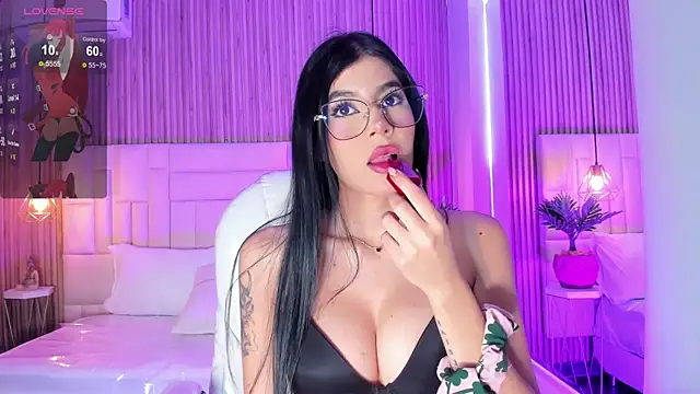 CaitlynCouper online show from January 8, 12:07 pm