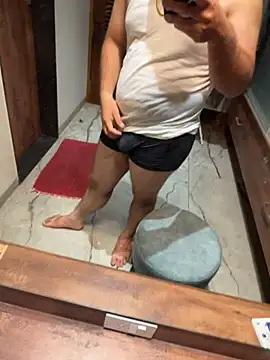 Snapshot of versatile_guy01 chatting on October 20, 7:03 pm versatile guy01 online show from October 20, 7:03 pm