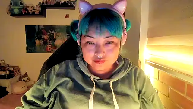 Shaddycute  online show from February 3, 1:37 am