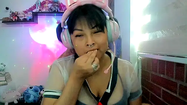 Shaddycute  online show from March 22, 5:16 pm