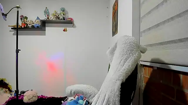 Shaddycute  online show from May 27, 2:08 am