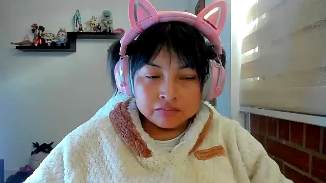 Shaddycute  online show from June 3, 2:33 pm
