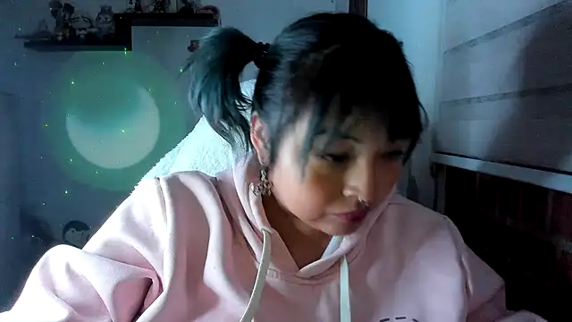 Shaddycute  online show from June 20, 3:20 am