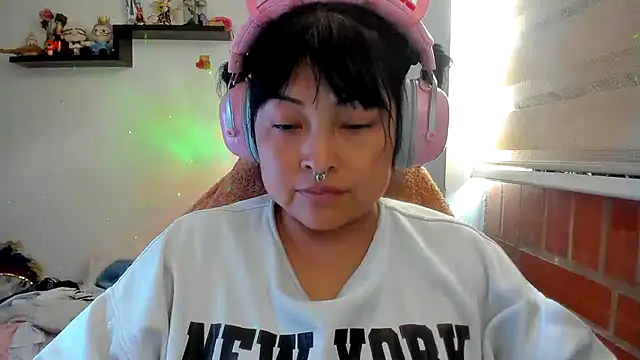 Shaddycute  online show from July 7, 3:27 pm