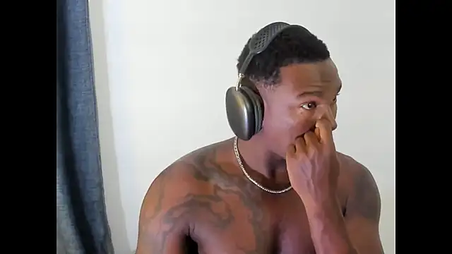 Troykhalil online show from February 20, 9:15 pm