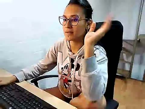 Jessie Desire online show from February 8, 5:18 am