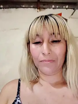 florecita9 online show from February 11, 12:59 am