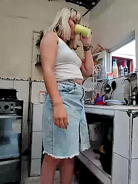 florecita9 online show from February 11, 1:30 pm