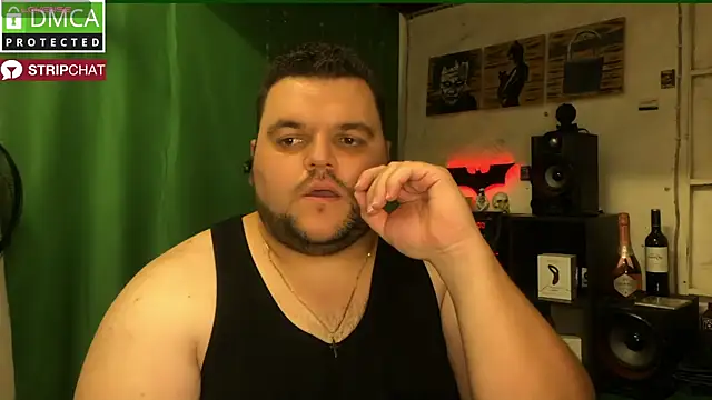 Snapshot of Mikey-HH chatting on December 4, 9:07 am Mikey-HH online show from December 4, 9:07 am