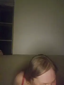 katiestevens online show from December 14, 10:47 pm