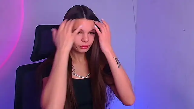 Hanna Way online show from December 17, 6:35 am