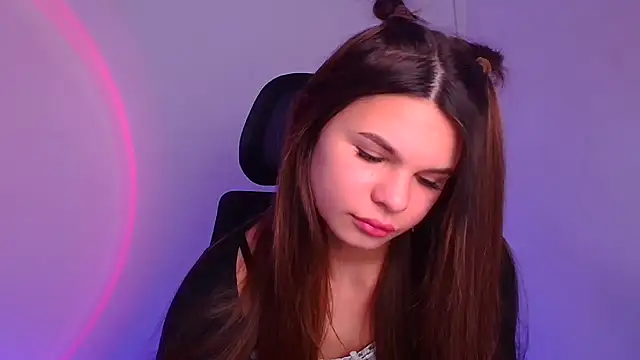 Hanna Way online show from February 9, 10:20 am