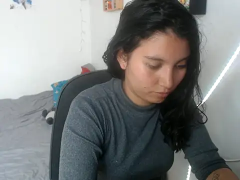 Snapshot of HannaKlein chatting on December 16, 7:08 pm HannaKlein online show from December 16, 7:08 pm