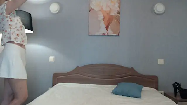 AvelinaLeoni online show from February 8, 3:53 pm