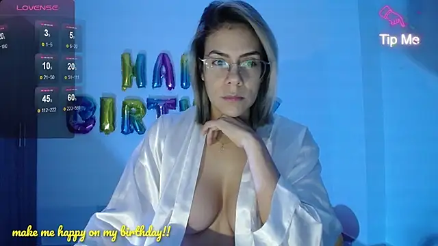 Snapshot of candydowson1 chatting on December 30, 10:43 am candydowson1 online show from December 30, 10:43 am