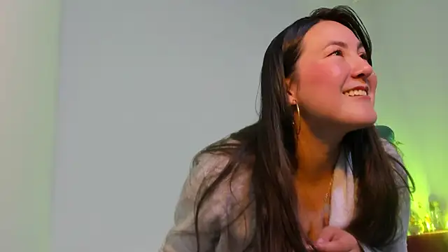 Elle Lee  online show from January 26, 7:31 pm