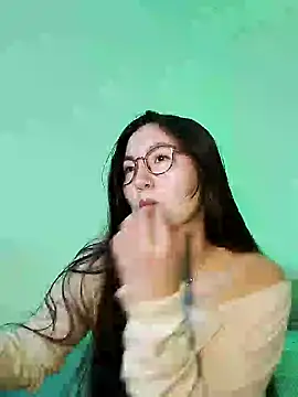 Elle Lee  online show from February 8, 12:28 am