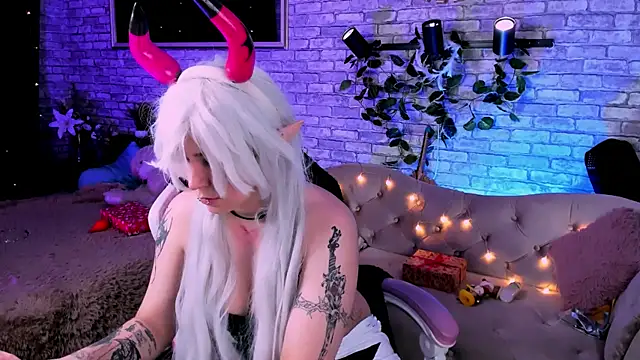 Alex Howell online show from January 6, 2:26 am