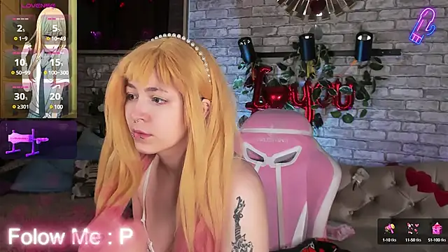 Alex Howell online show from February 28, 8:50 pm