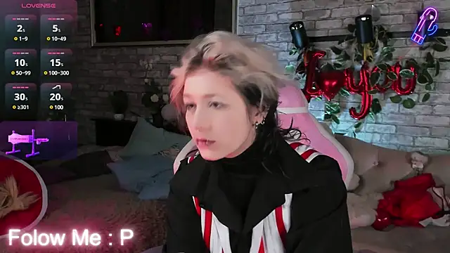 Snapshot of Alex_Howell chatting on March 2, 8:40 pm Alex Howell online show from March 2, 8:40 pm