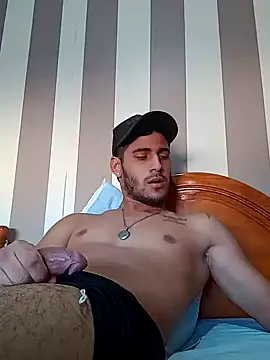 Snapshot of Cum_076 chatting on December 10, 3:33 pm Cum 076 online show from December 10, 3:33 pm