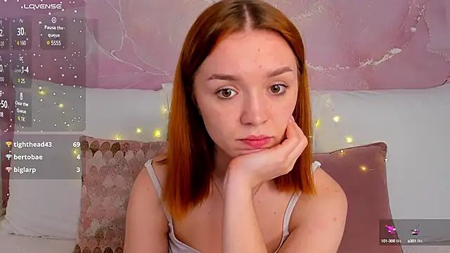 Snapshot of VirginOlly chatting on February 3, 12:47 pm VirginOlly online show from February 3, 12:47 pm