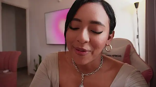 MavyStar online show from April 17, 8:34 pm