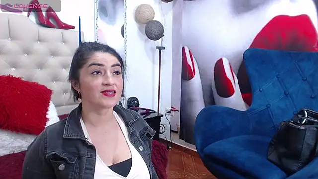 karenlennox1 online show from February 7, 12:53 am