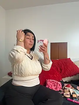 karenlennox1 online show from May 6, 12:41 am
