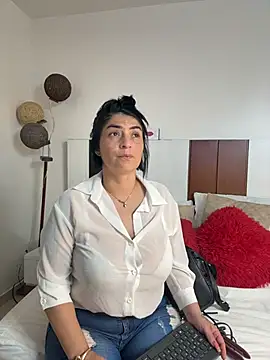 karenlennox1 online show from May 10, 6:02 pm