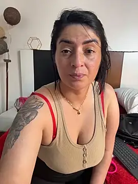 karenlennox1 online show from May 15, 10:28 pm