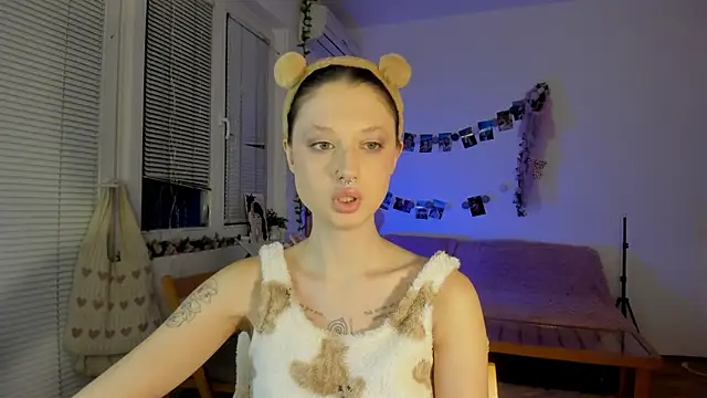 Snapshot of Jenny_darling_love chatting on January 8, 9:55 pm Jenny darling love online show from January 8, 9:55 pm