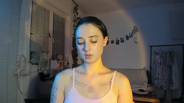 Snapshot of Jenny_darling_love chatting on September 24, 6:33 pm Jenny darling love online show from September 24, 6:33 pm