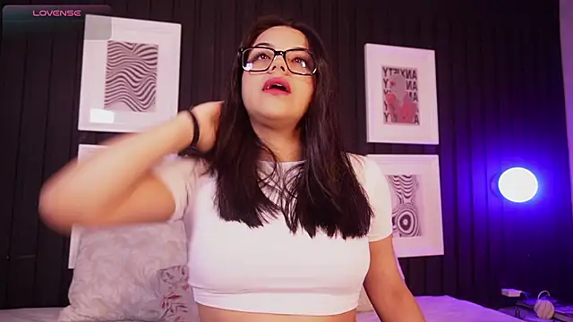 Sophia wilsonn  online show from March 18, 10:40 am