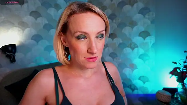 UmaTruewoman online show from December 11, 9:19 am