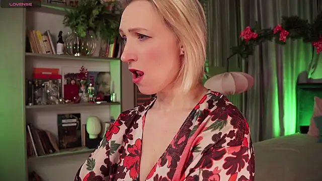 UmaTruewoman online show from January 3, 5:39 am