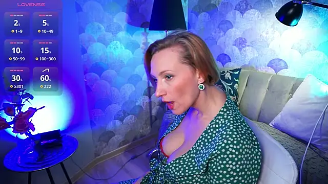 UmaTruewoman online show from September 18, 6:15 am