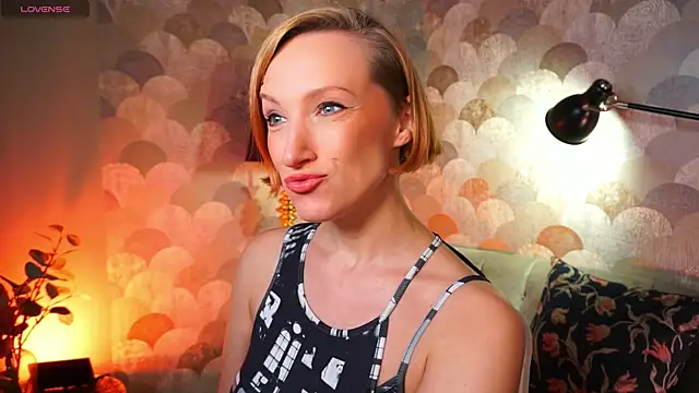 UmaTruewoman online show from October 4, 5:38 am