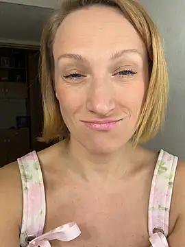 Snapshot of UmaTruewoman chatting on January 13, 5:46 am UmaTruewoman online show from January 13, 5:46 am