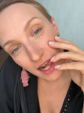 Snapshot of UmaTruewoman chatting on February 11, 10:09 am UmaTruewoman online show from February 11, 10:09 am