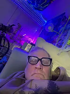 Snapshot of Mimmoromeo1973 chatting on February 5, 8:41 am Mimmoromeo1973 online show from February 5, 8:41 am