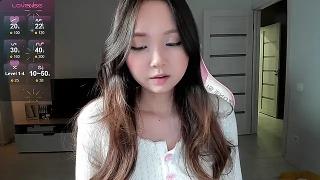 Fluffy Rose online show from February 4, 12:00 pm