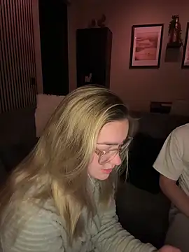 xX HotCouple Xx online show from September 25, 8:12 pm