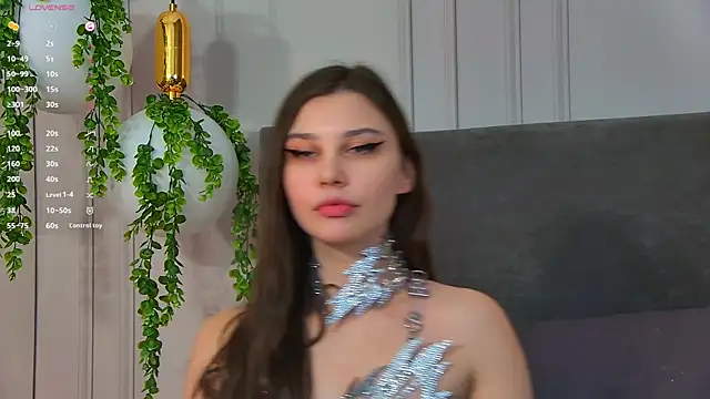 ReginaRobinson online show from February 13, 8:27 am