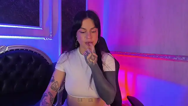 MeganDraco  online show from May 26, 12:45 pm