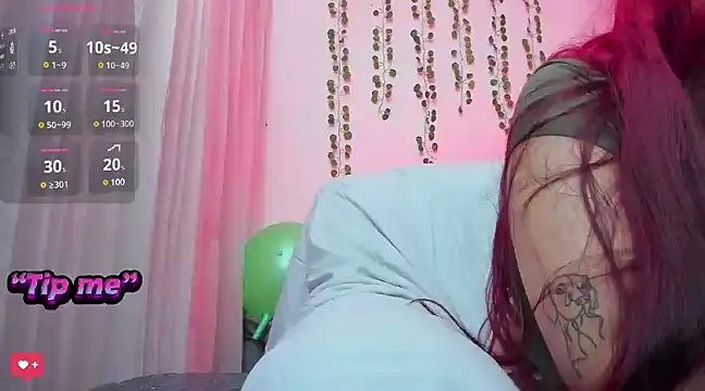 bonnie moon  online show from February 12, 11:20 pm