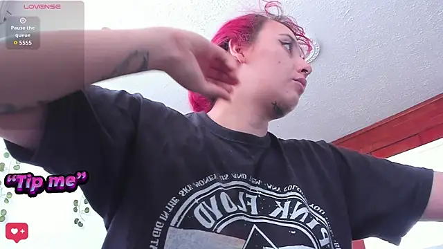 bonnie moon  online show from September 12, 5:46 pm