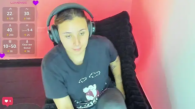 bonnie moon  online show from February 4, 5:52 pm