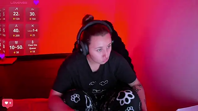 bonnie moon  online show from March 27, 8:19 pm